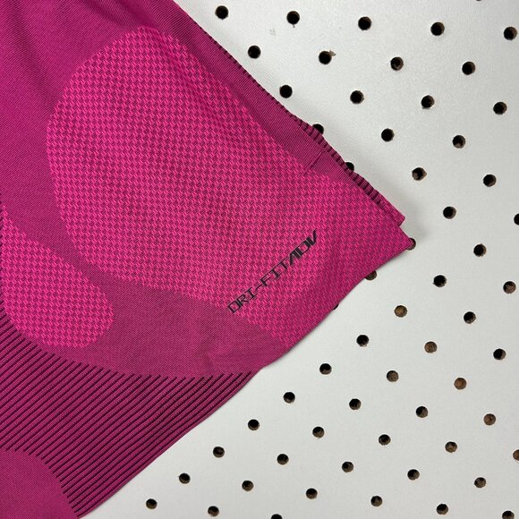 1 Cent‎ Nike Memphis Tigers Pink Polo Medium NWT Coach Sideline Penny Hardaway - Picture 6 of 8